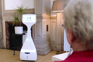 CareClever Cutii - робот-компаньон для пожилых людей (+видео)