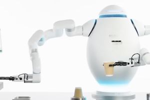 Робот от RichTech Robotics готовит кофе и развлекает посетителей на CES 2023
