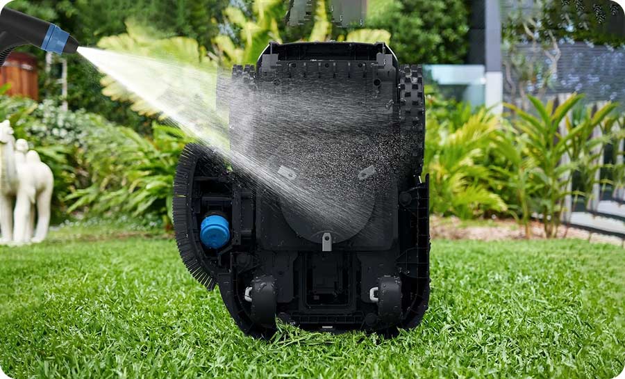 Ecovacs Goat O1200 LiDAR PRO моют садовым шлангом