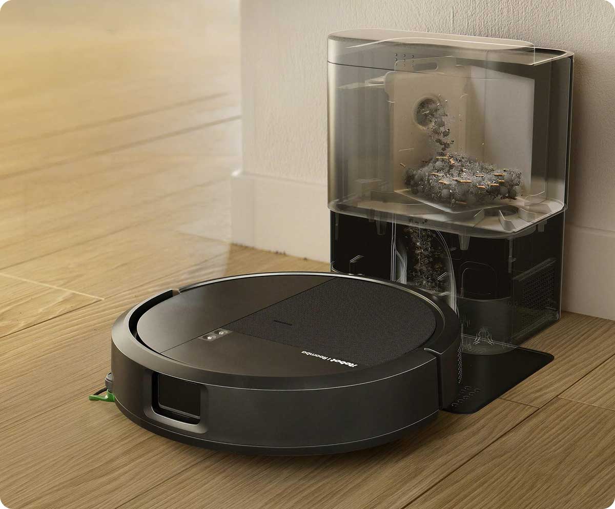 iRobot Roomba 115 Combo+ очищается на базе
