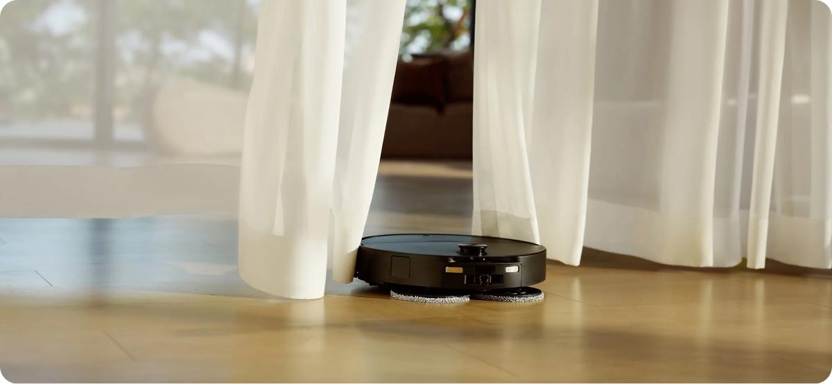 Roborock Saros 20 Neo едет под шторами