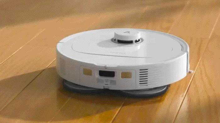 Roborock Q Revo Pro подвигает диск вплотную к плинтусу, что позволяет ему качественно мыть пол вдоль стен